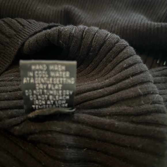 Yuka Black Sleeveless Ribbed Tank beaded Top Size‎ M - Picture 10 of 10